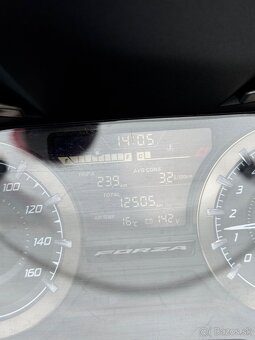 Honda Forza 350 - ako nová - 8