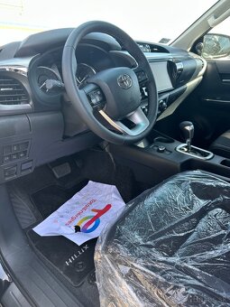 Toyota Hilux 2.8 D Double Cab 6AT Executive - 8