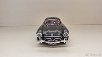 1:18 MERCEDES-BENZ 300SL - 8