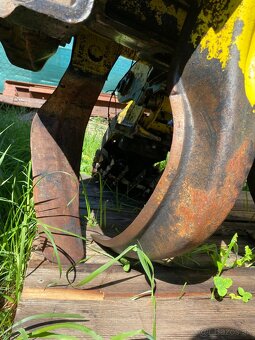 Harvestorova hlavica H414 - 8