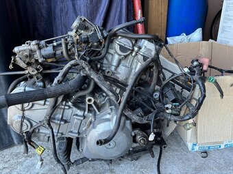 Suzuki dl 650 r.v 2009 - 8