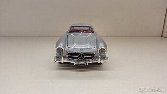 1:18 MERCEDES-BENZ 300SL - 8