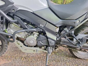 Suzuki V-STROM DL650 - 8