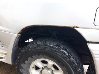 Predám Mitsubishi Pajero Classic 2,5 TD - 8