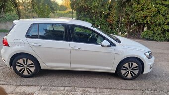 Volkswagen VW e-Golf, 2017, výkon 100kW, batéria 35,8 kWh - 8
