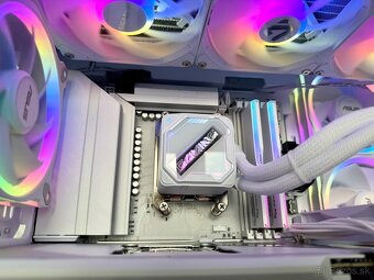 Ryzen 7 9800x3D, RTX 5090 32GB, 64GB RAM, 4TB SSD,1200W - 8