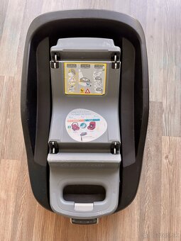 Autosedacka/vajicko s isofixom MAXI COSI - 8
