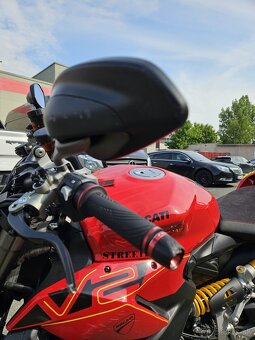Ducati streetfighter v2 - 8