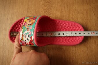 Dievčenské šľapky PAW PATROL SKYE č. 28 - TOP STAV - 8