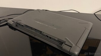 Predám notebook HP TPN-C129 – SSD, Intel i3 - 8