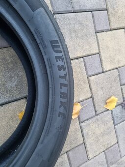 235/50 R19 zimné pneumatiky - 8