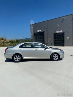 Toyota avencis - 8
