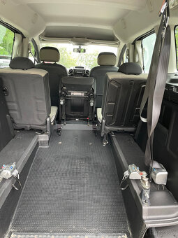 Citroën Berlingo: pro převoz vozíčkára - 8