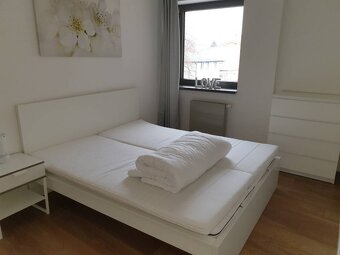 PRENÁJOM - 3 izbový byt v centre mesta s veľkou terasou - NI - 8