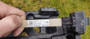 BMW 5  F10 F11 2010 - 2017 - Vystuha senzor chodcov absorber - 8