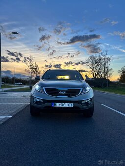 Kia Sportage 2.0 CRDi AWD - 8