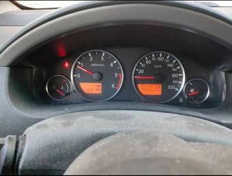 Nissan Pathfinder R51 128kW r.2006 - 8