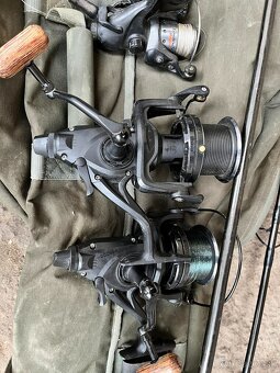 Pruty Daiwa Michel Robinson navijaky Giant Fishing Okuma - 8