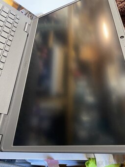 DELL Vostro i3 / 8Gb RAM / 256Gb + 1Tb SSD s nabíjačkou - 8