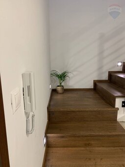 NA PREDAJ - mezonet 3 izb. byt+ terasa+garáž - REZERVOVANÉ - 8