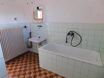 Na predaj 5iz. rodinný dom vo Velčiciach - 8