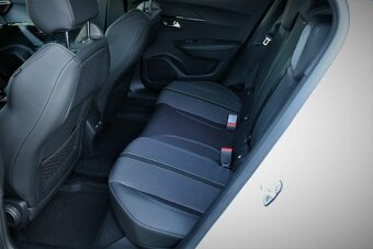 Peugeot 2008 1,5 BlueHDi GT - 8