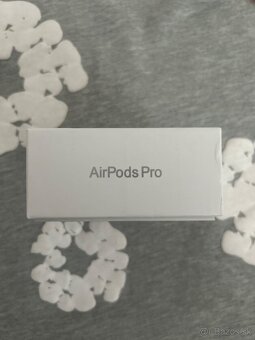 Airpods Pro 2nd gen USB C - 8