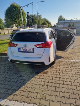 Toyota Auris Touring Sports 1.6 l Valvematic - 8