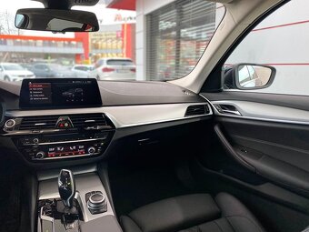 BMW 520d Touring 140kW xDrive AT/8 - 8