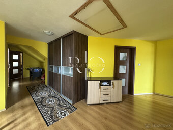 Na predaj Rodinný dom s garážou a pozemkom , Markušovce - 8