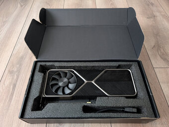Nvidia GeForce RTX 3080 Founders Edition - 8