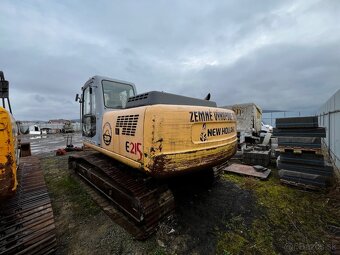 NEW HOLLAND E 215 - 8