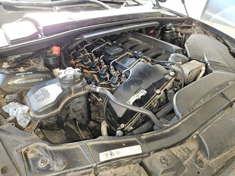 BMW e92 325xi manuál - 8
