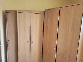 Predám koberce, nábytok, periny - 8