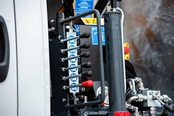 IVECO Daily 70C18H/P 3S sklápač + ruka COPMA 42.2 - SKLADOM - 8