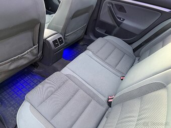 Volkswagen Golf V 2.0 TDI 4x4 - 8