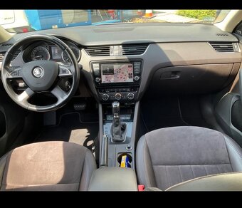 SKODA OCTAVIA COMBI 2.0 TDi LAURIN & KLEMENT FULL FULL TOP - 8