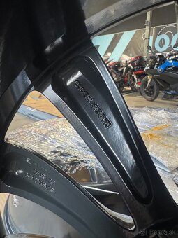 Tesla Model S R21 5x120 265/35 / 245/35 letne pneu - 8