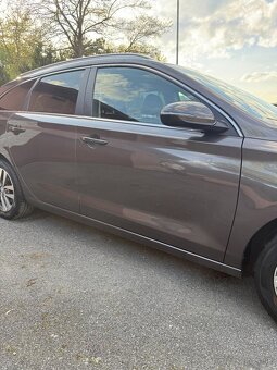 Hyundai i30 CW 1,6 CRDI Family - 8