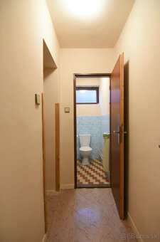 PREDANÉ 5 iz. rodinný dom – Dubnica nad Váhom, garáž - 8