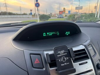 Toyota Yaris 1.0 VVTI, 51 kW – 2. majiteľ, len 163 583 km, n - 8