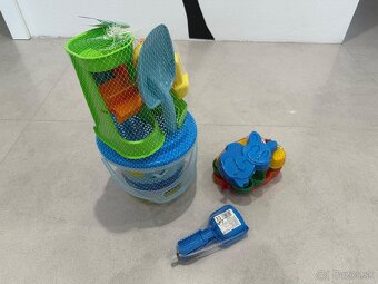 Detska stolicka, stolik, hracky, gumaky,  … - 8