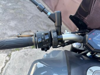 Yamaha MT07 - 8