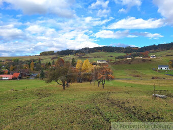 Dom v pôvodnom stave na krásnom pozemku (2130m2) v malej d - 8
