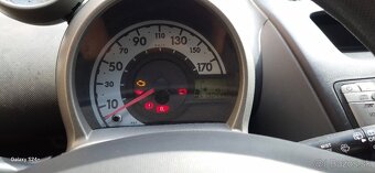 Peugeot 107 1.0 - 8