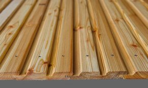 Drevený 3D OBKLAD,ROMBUS DUO 27x148 ČERVENÝ SMREK - 8