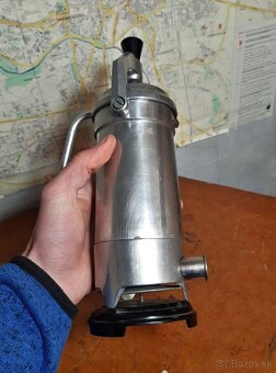 Funkční retro tlakový kávovar z 60. let - 8