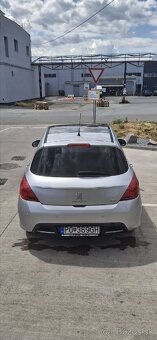 Peugeot 308 - 8