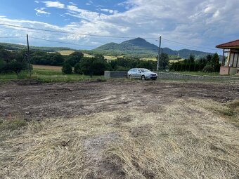 Nova cena: N.Šebastova st. poz. 744m2, komplet IS - 8