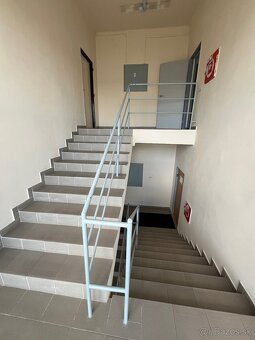 Veľký objekt s administratívnou aj skladovou časťou - 895m2 - 8